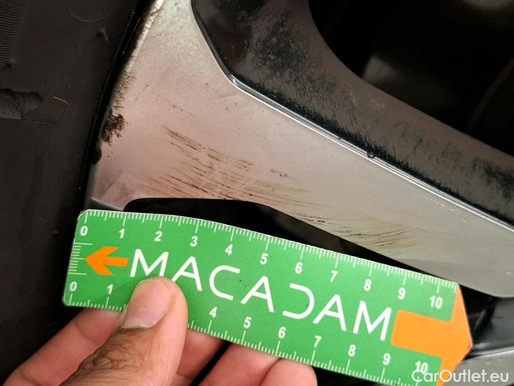  Renault  Kadjar RENAULT  / 2018 / 5P / Crossover Evolution TCe 140 EDC #39