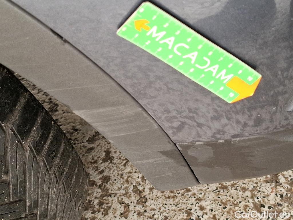  Renault  Kadjar RENAULT  / 2018 / 5P / Crossover Evolution TCe 140 EDC #41