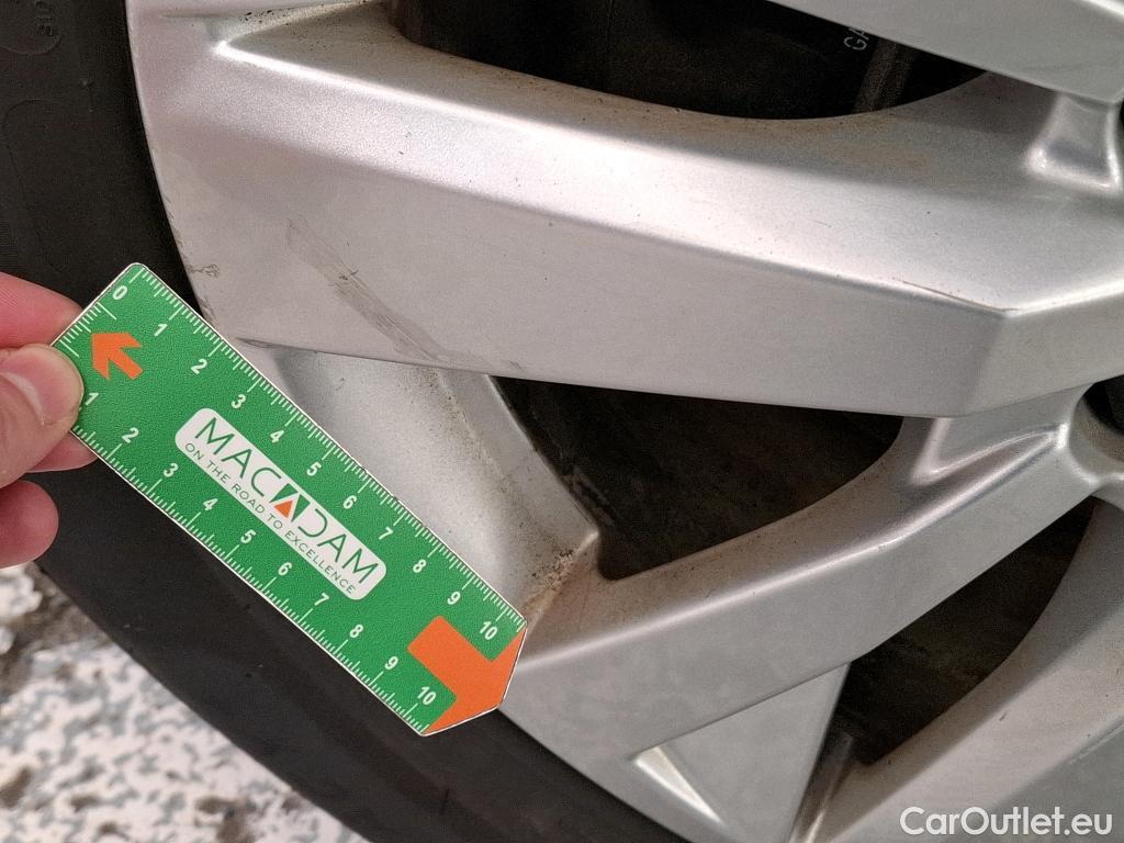  Peugeot  5008  Style 1.5 HDi 130CV BVM6 7 Sieges E6d #17