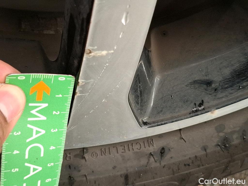  Renault  Kadjar RENAULT  / 2018 / 5P / Crossover Evolution TCe 140 EDC #34