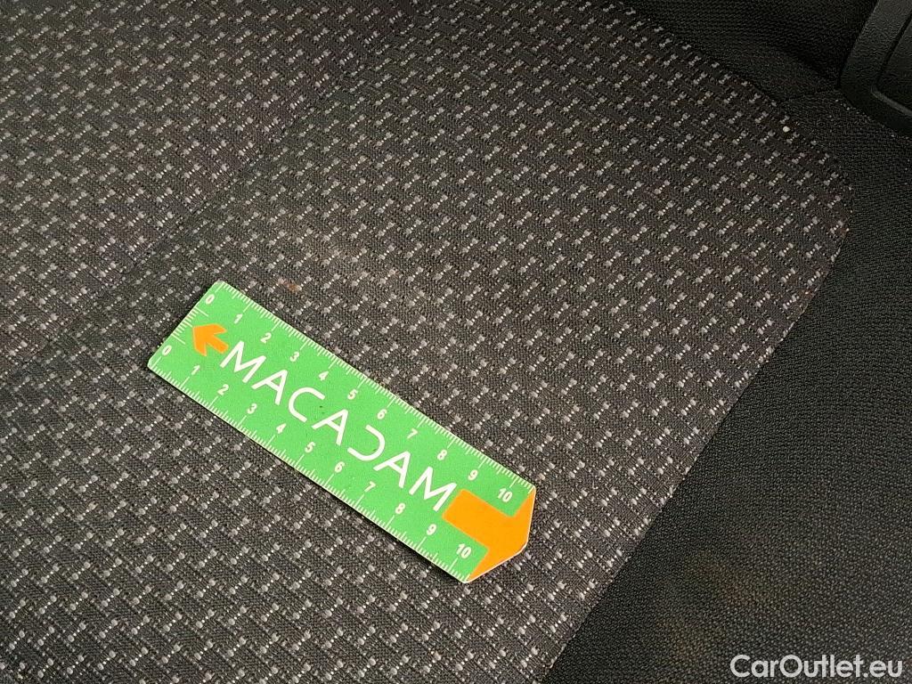  Renault  Kadjar RENAULT  / 2018 / 5P / Crossover Evolution TCe 140 EDC #24