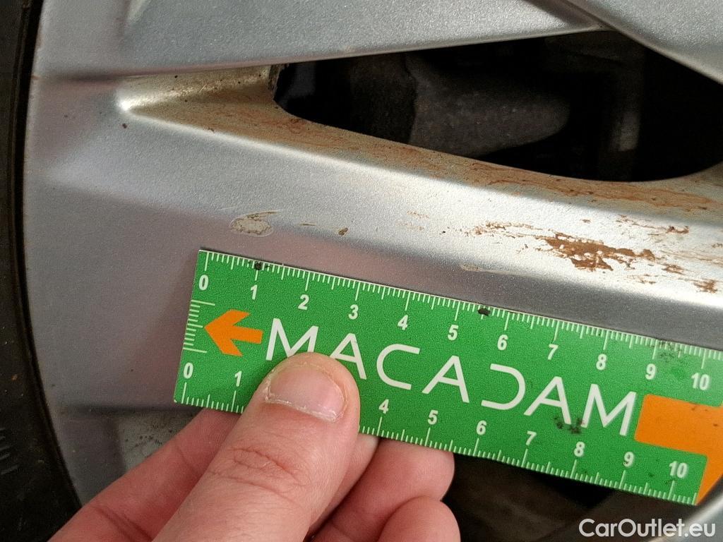  Peugeot  5008  Active Pack 1.5 HDi 130CV BVA8 7 Sieges E6d #20