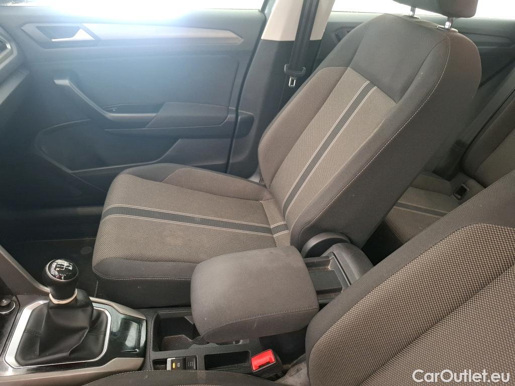  Volkswagen  T-ROC VOLKSWAGEN  / 2017 / 5P / SUV 2.0 TDI 115 LOUNGE BUS #49