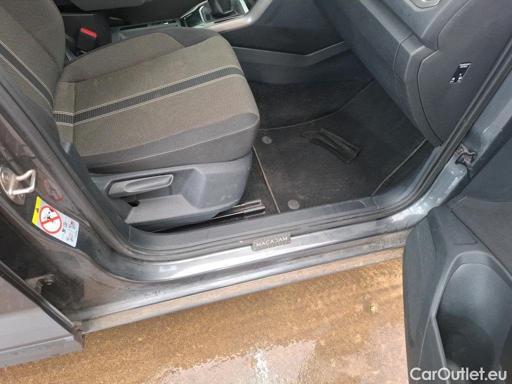  Volkswagen  T-ROC VOLKSWAGEN  / 2017 / 5P / SUV 2.0 TDI 115 LOUNGE BUS #43