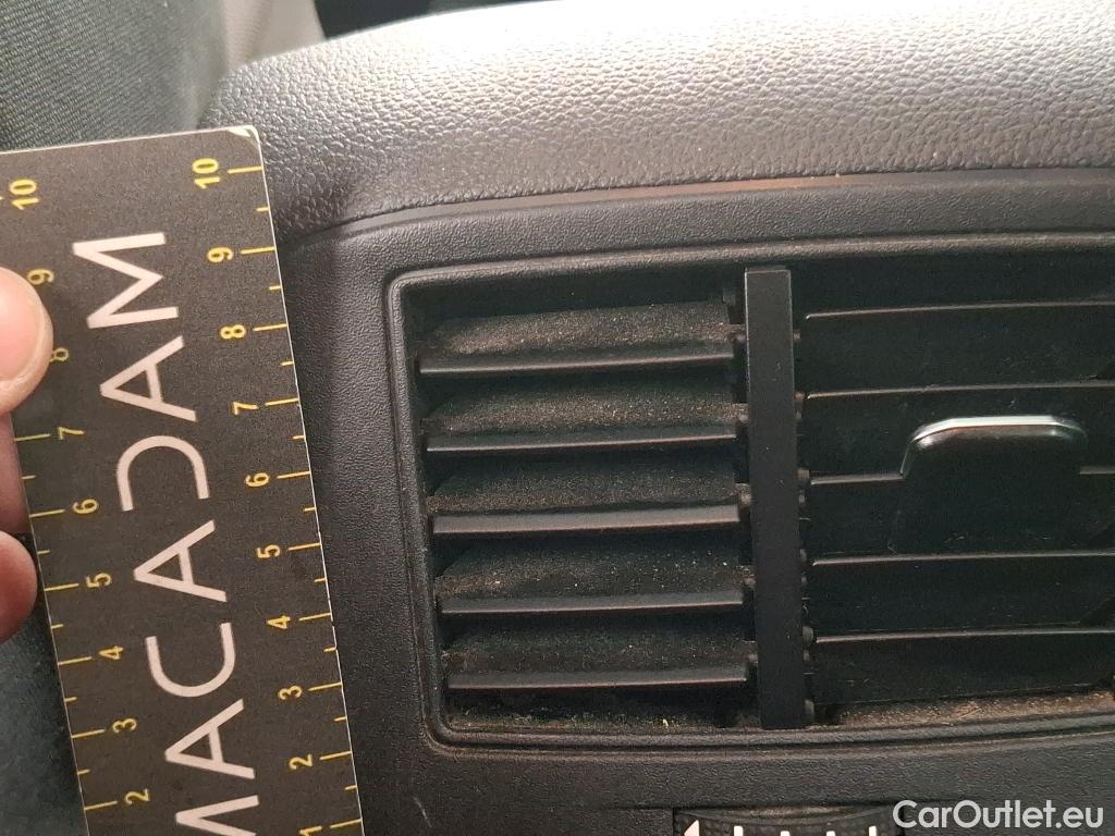  Volkswagen  T-ROC VOLKSWAGEN  / 2017 / 5P / SUV 2.0 TDI 115 LOUNGE BUS #31