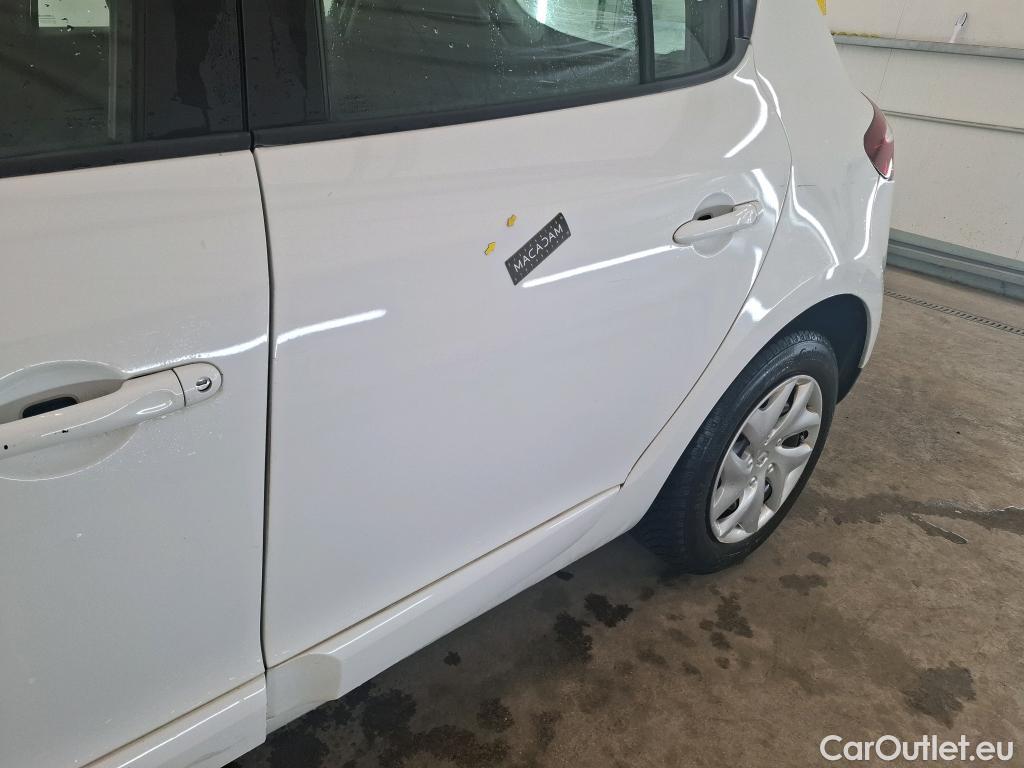  Renault  Megane  III Berline 5pt. Société Air 1.5 dCi 110CV BVM6 E5 #25