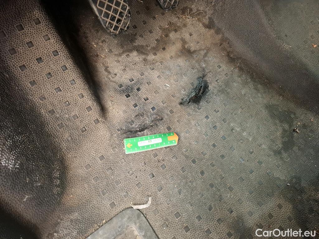  Volkswagen  Transporter VOLKSWAGEN  2019 4P Fourgon tôlé 20 TDi 110 L1H1 Business #3