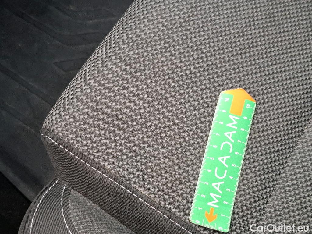  Renault  Megane RENAULT Mégane Société / 2020 / 5P / Berline Air Nav réversible Blue dCi 115 - 21N #25