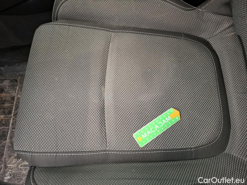  Renault  Megane RENAULT Mégane Société / 2020 / 5P / Berline Air Nav réversible Blue dCi 115 - 21N #27