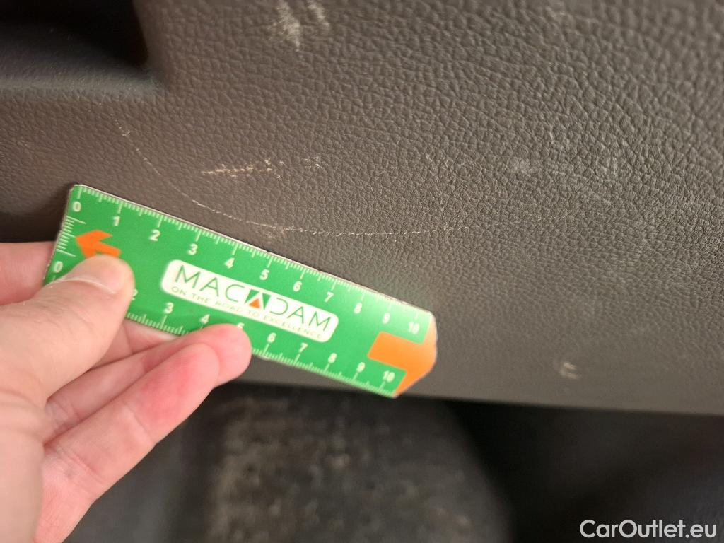  Volkswagen  Transporter VOLKSWAGEN  2019 4P Fourgon tôlé 20 TDi 110 L1H1 Business #2