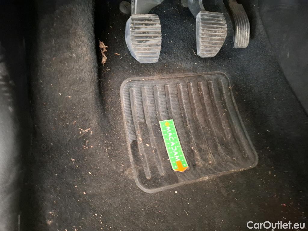  Peugeot  208  Affaire Premium Pack 1.2 80CV BVM5 E6dT #1