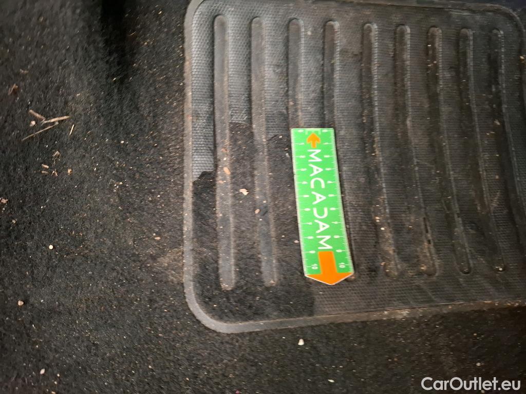  Peugeot  208  Affaire Premium Pack 1.2 80CV BVM5 E6dT #2