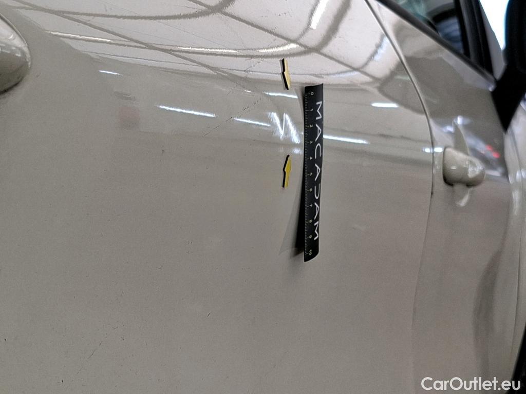  Renault  Captur RENAULT  5p Crossover Business dCi 90 / TRANSFO VP VF #28