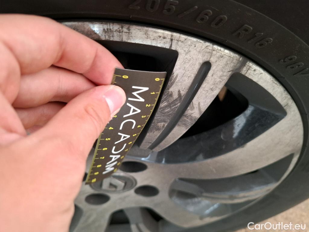  Renault  Captur RENAULT  5p Crossover Business dCi 90 / TRANSFO VP VF #16