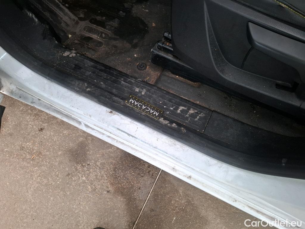  Renault  Kangoo RENAULT  / 2021 / 4P / Fourgonnette Extra - Blue dCi95 Sésame Ouvre Toi #94