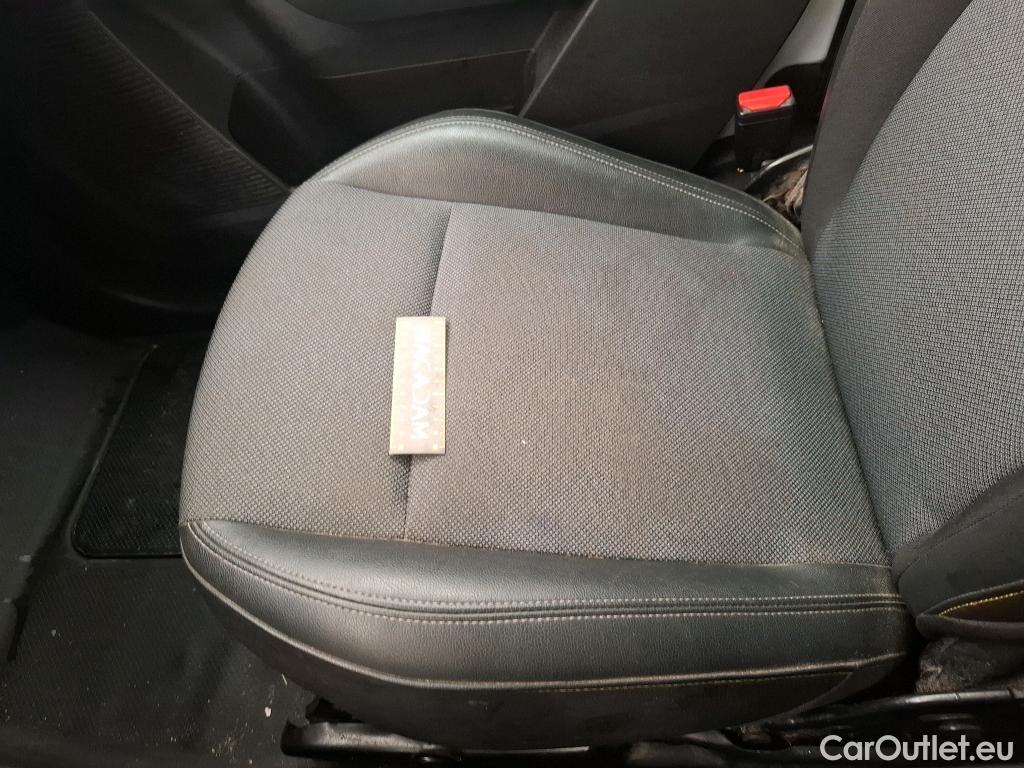  Renault  Kangoo RENAULT  / 2021 / 4P / Fourgonnette Extra - Blue dCi95 Sésame Ouvre Toi #134