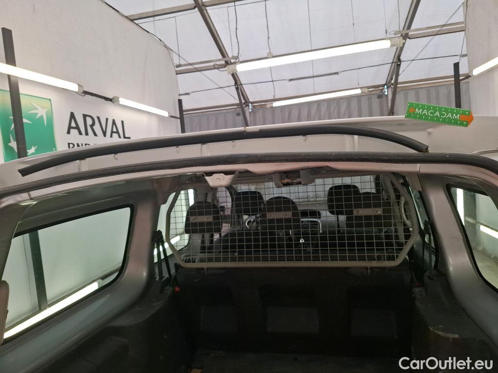  Renault  Kangoo  Express Maxi Extra (Série Spéciale) - Cab. Appr. 1.5 dCi 110CV BVM6 E6 #26