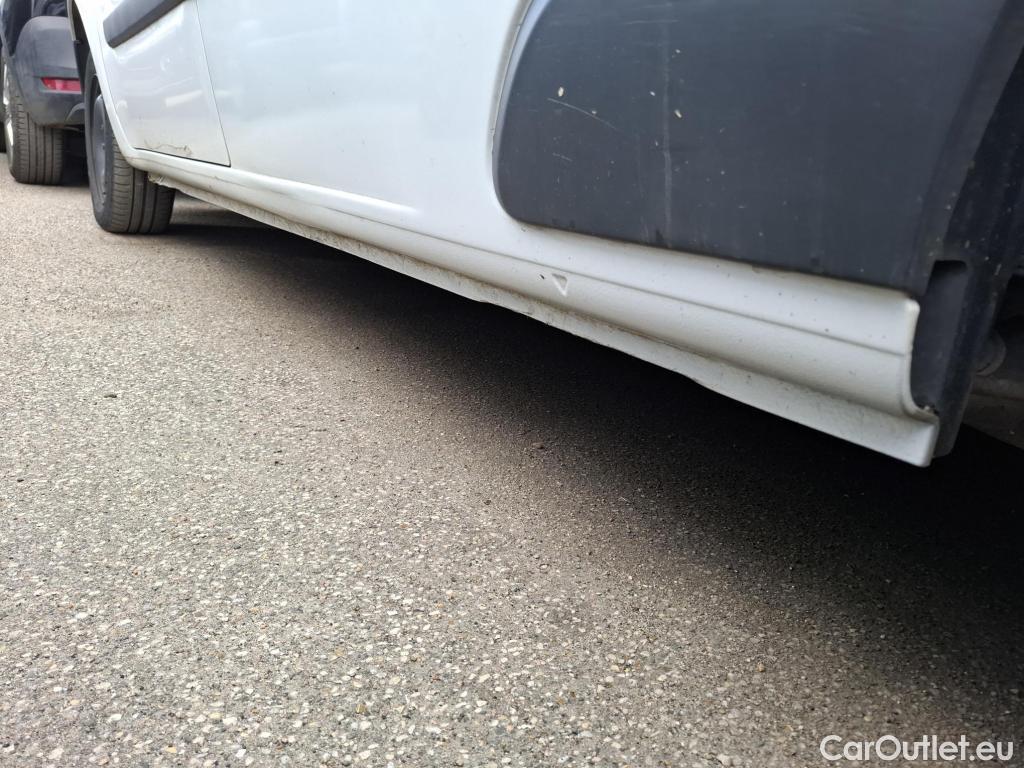  Renault  Kangoo  II Express Maxi Extra (Série Spéciale) 1.5 dCi 95CV BVM6 E6dT #37