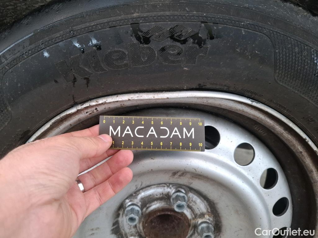  Renault  Kangoo RENAULT  / 2021 / 4P / Fourgonnette Extra - Blue dCi95 Sésame Ouvre Toi #107