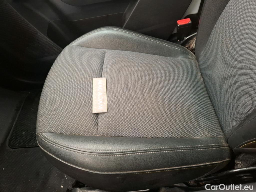  Renault  Kangoo RENAULT  / 2021 / 4P / Fourgonnette Extra - Blue dCi95 Sésame Ouvre Toi #135