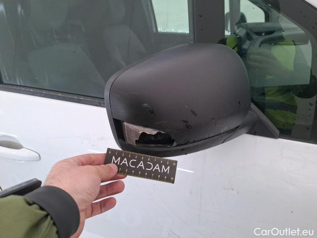  Renault  Kangoo RENAULT  / 2021 / 4P / Fourgonnette Extra - Blue dCi95 Sésame Ouvre Toi #120