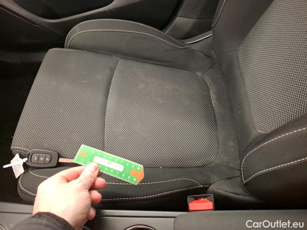  Renault  Megane  IV Berline 5pt. Société Air Nav 1.5 dCi 90CV BVM6 E6 / TRANSFO VP VF #28