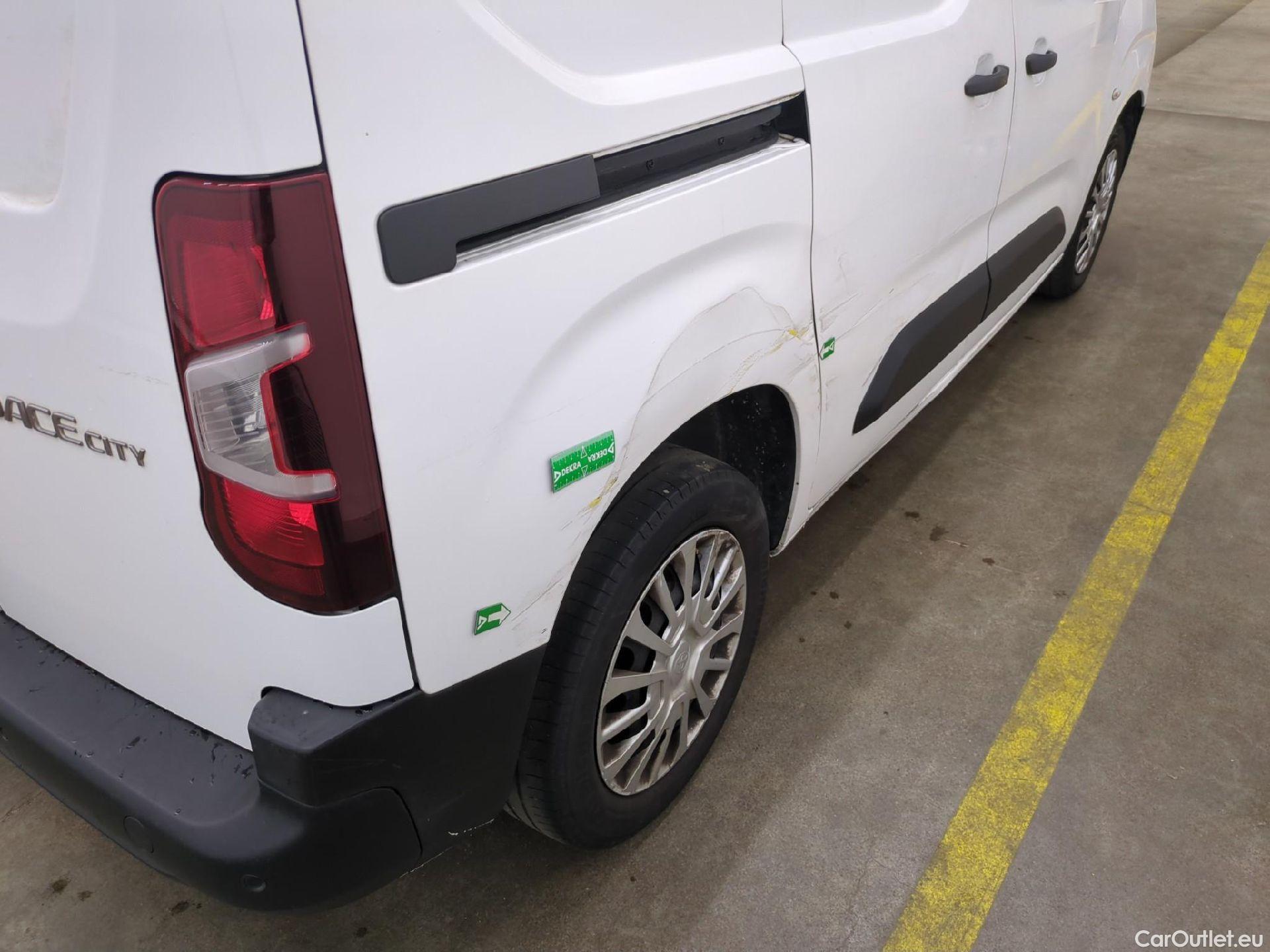  Toyota  Proace TOYOTA  City / 2019 / 4P / Fourgonnette 1.5 Medium 100 D-4D Business #17