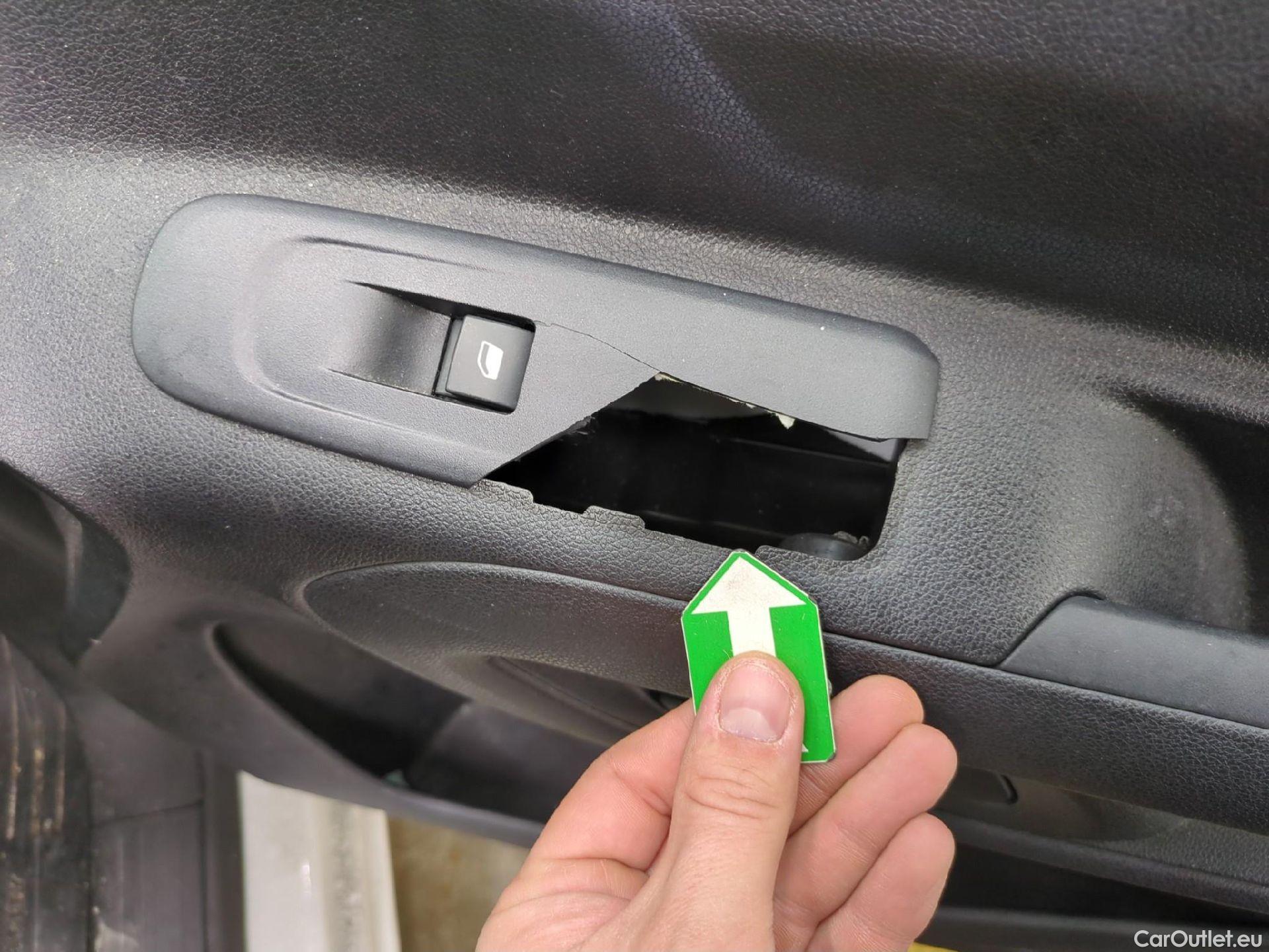  Toyota  Proace TOYOTA  City / 2019 / 4P / Fourgonnette 1.5 Medium 100 D-4D Business #7