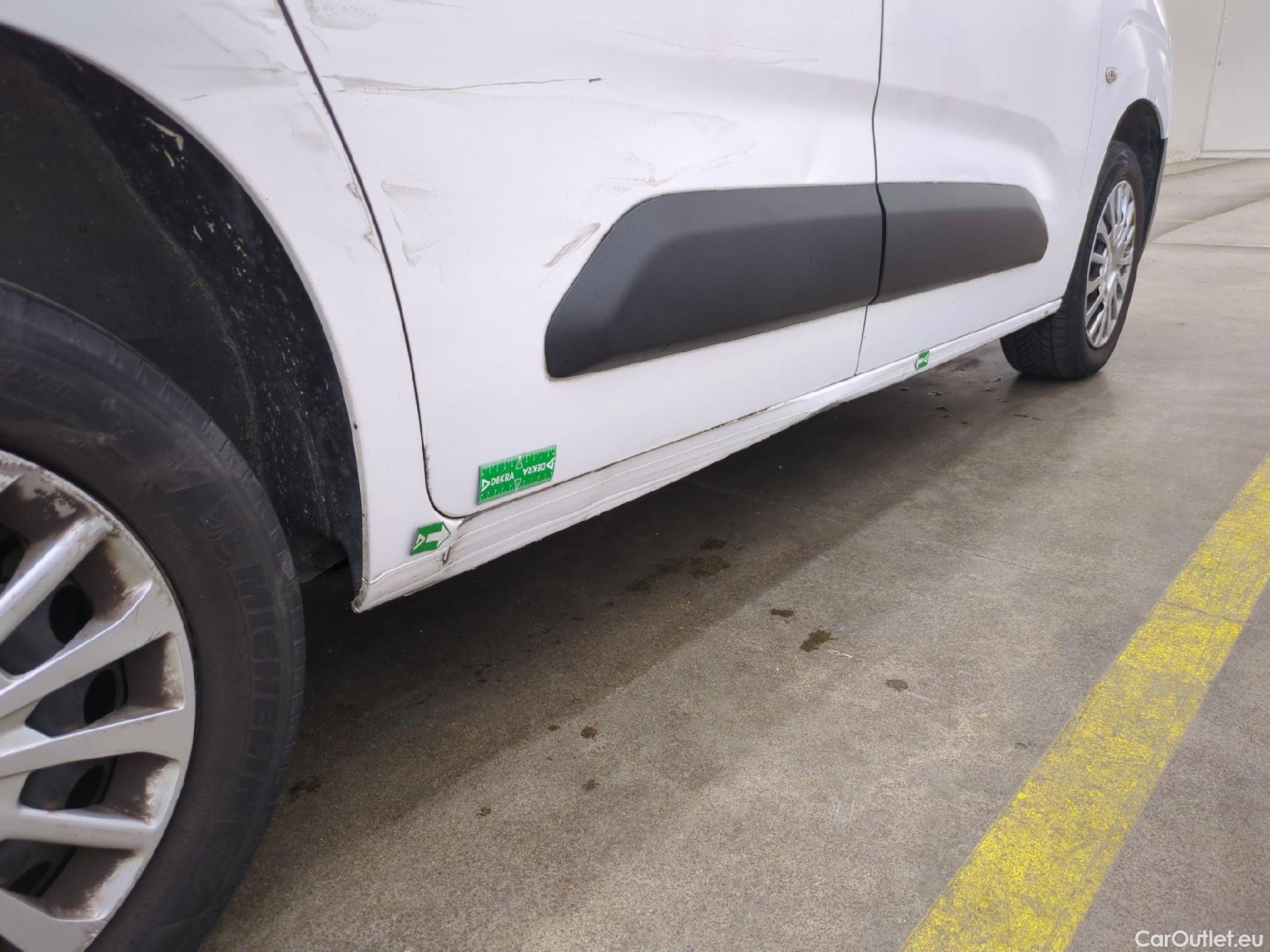  Toyota  Proace TOYOTA  City / 2019 / 4P / Fourgonnette 1.5 Medium 100 D-4D Business #23