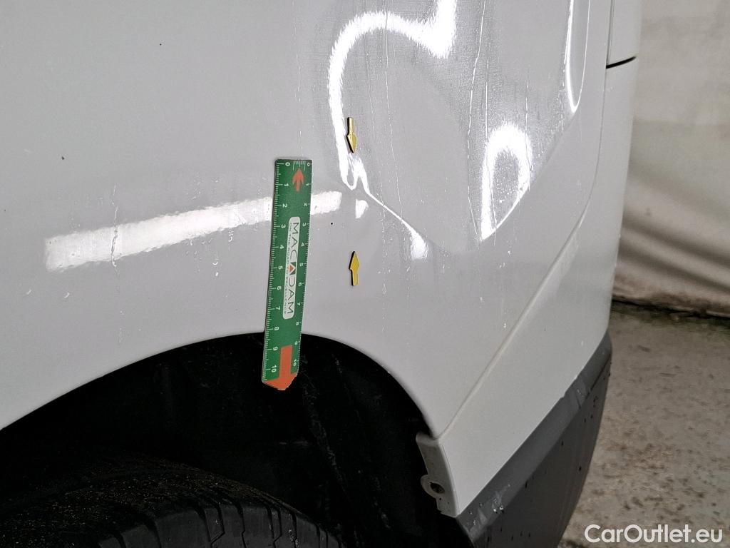  Renault  Trafic  III Combi L1H1 2 8t (8/9 Sièges) Zen 1.6 dCi 120CV BVM6 9 Sieges E5 #42