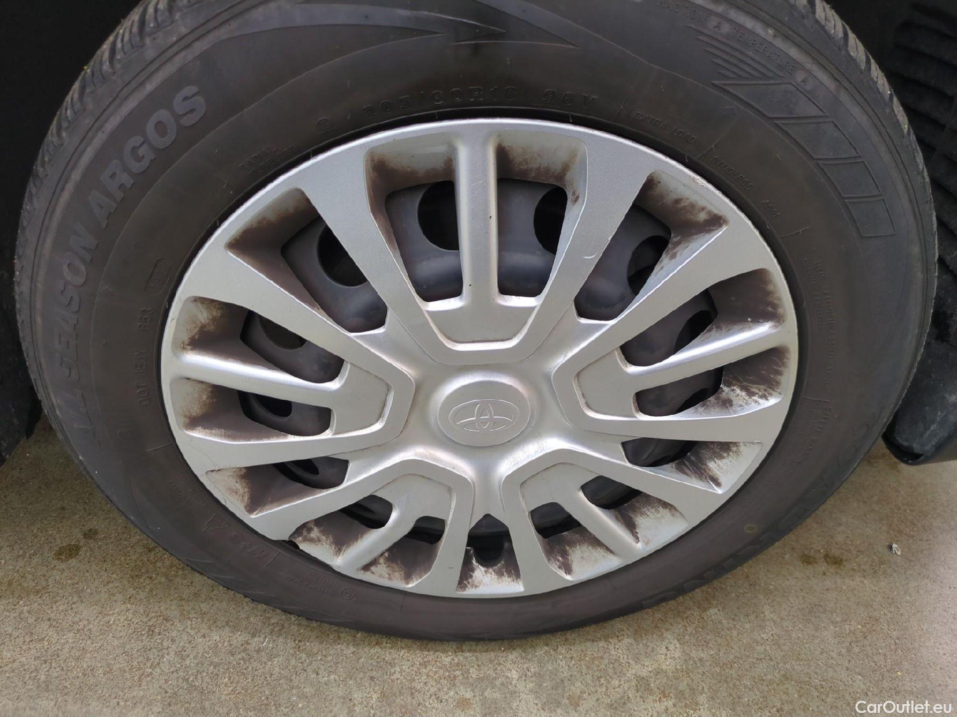  Toyota  Proace TOYOTA  City / 2019 / 4P / Fourgonnette 1.5 Medium 100 D-4D Business #13