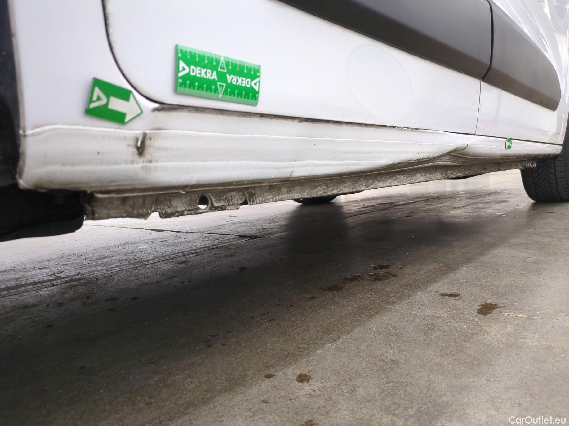  Toyota  Proace TOYOTA  City / 2019 / 4P / Fourgonnette 1.5 Medium 100 D-4D Business #21