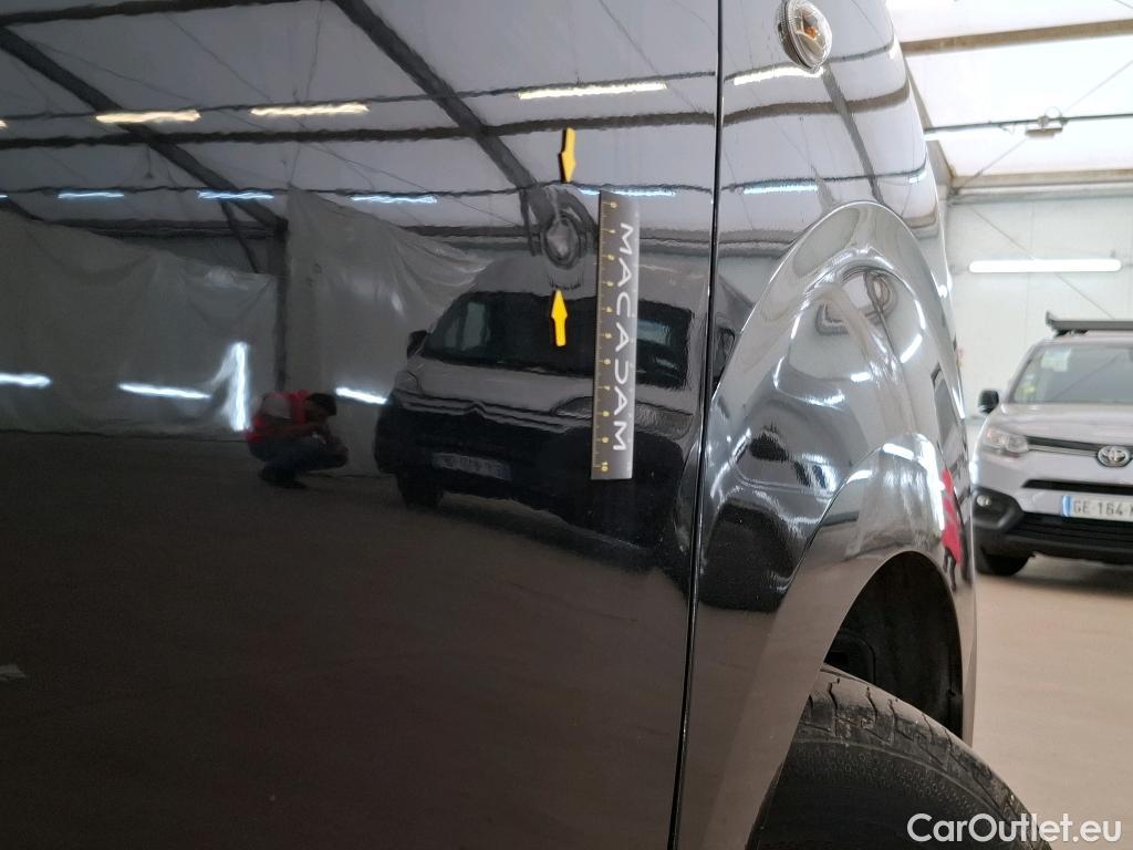  Toyota  Proace TOYOTA  / 2016 / 4P / Fourgon tôlé 1.5 D MEDIUM 120 D-4D BUSINESS #3