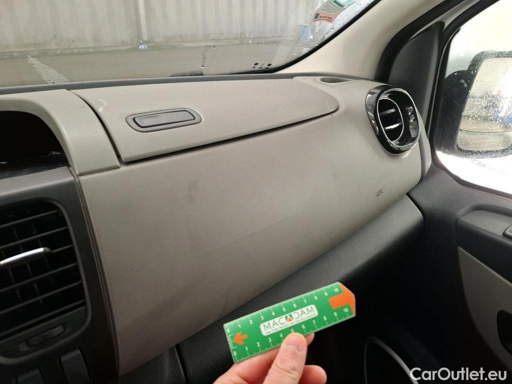  Renault  Trafic  III Combi L1H1 2 8t (8/9 Sièges) Zen 1.6 dCi 120CV BVM6 9 Sieges E5 #53