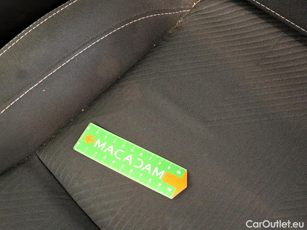  Renault  Trafic RENAULT  / 2014 / 4P / Fourgon tôlé FG GCF L1H1 1000 dCi 95 E6 #35