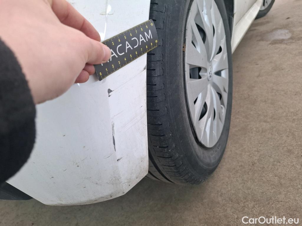  Toyota  Yaris TOYOTA  Hybride Affaires / 2019 / 5P / Berline / VU 1.5 Hybride 116h Dynamic Business Affair #8