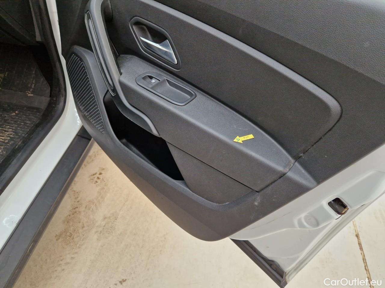  Dacia  Duster 1.5 Blue dCi 115CP Comfort 4WD #48