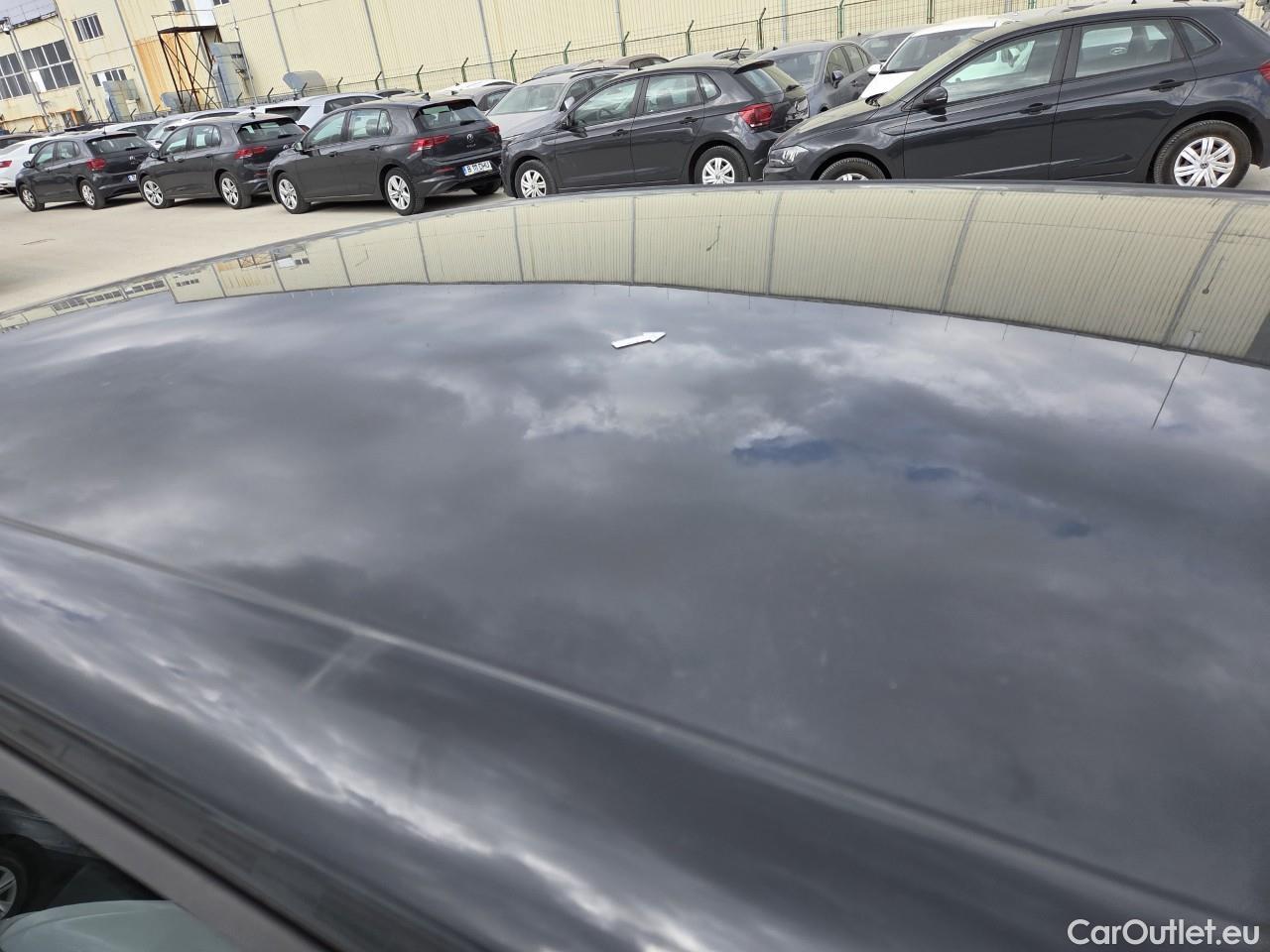  Volkswagen  Golf  Life 1.0 TSI #33