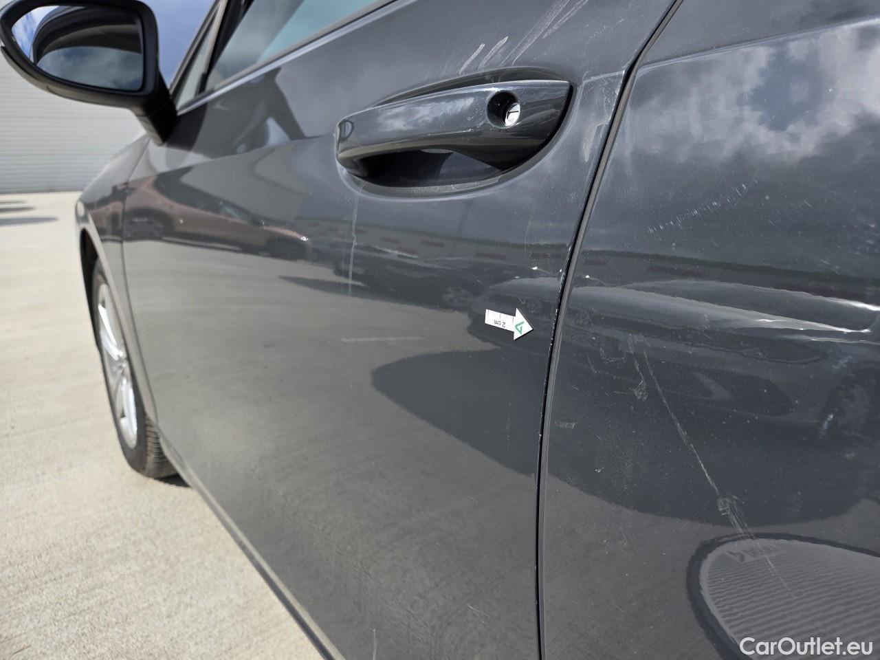  Volkswagen  Golf  Life 1.0 TSI #1