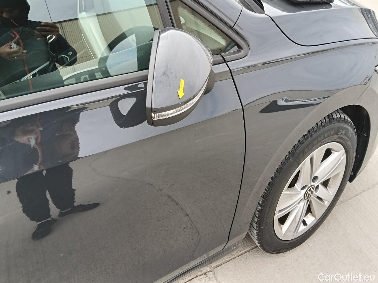  Volkswagen  Golf  Life 1.0 TSI #22