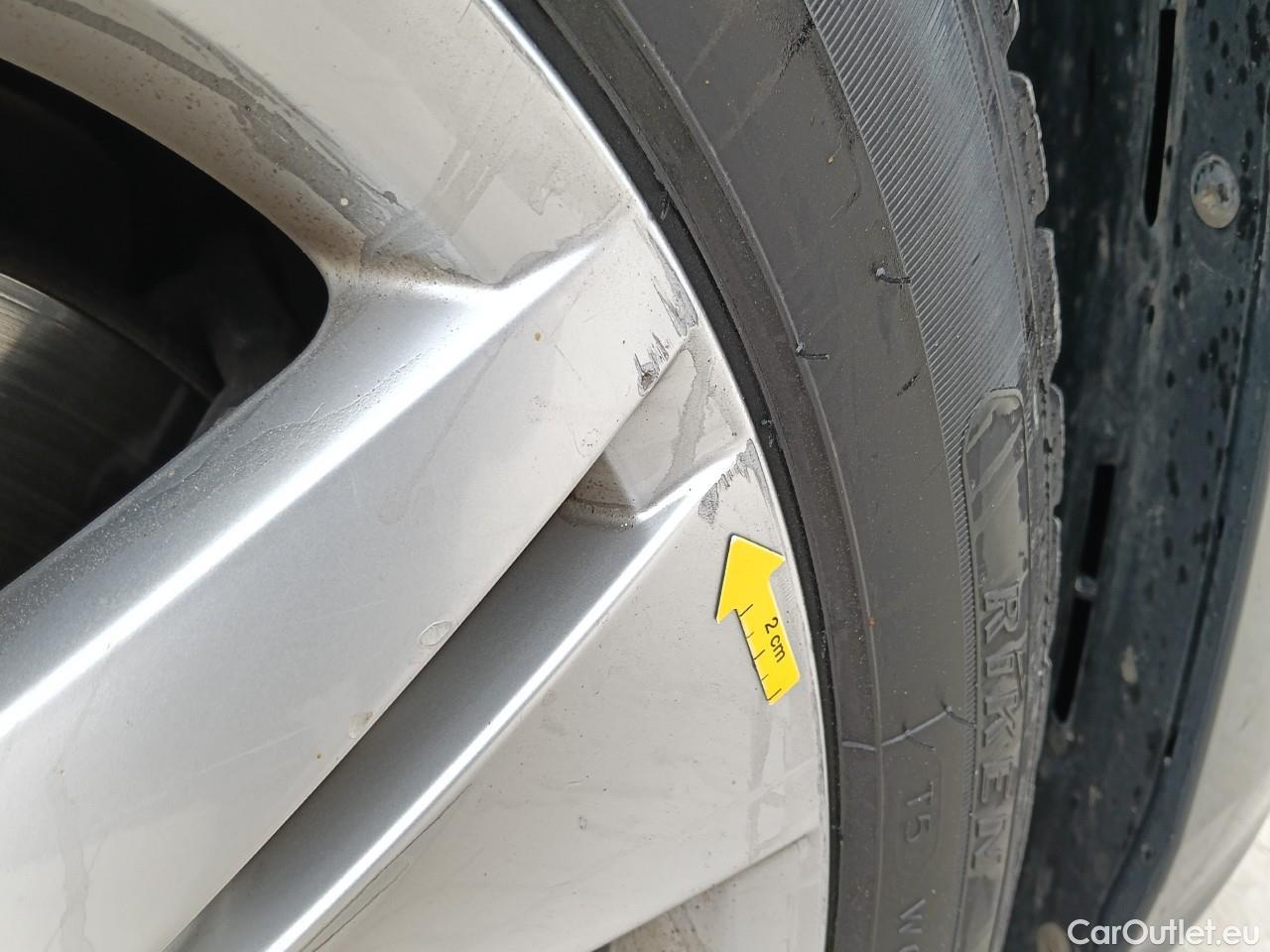  Volkswagen  Golf  Life 1.0 TSI #20