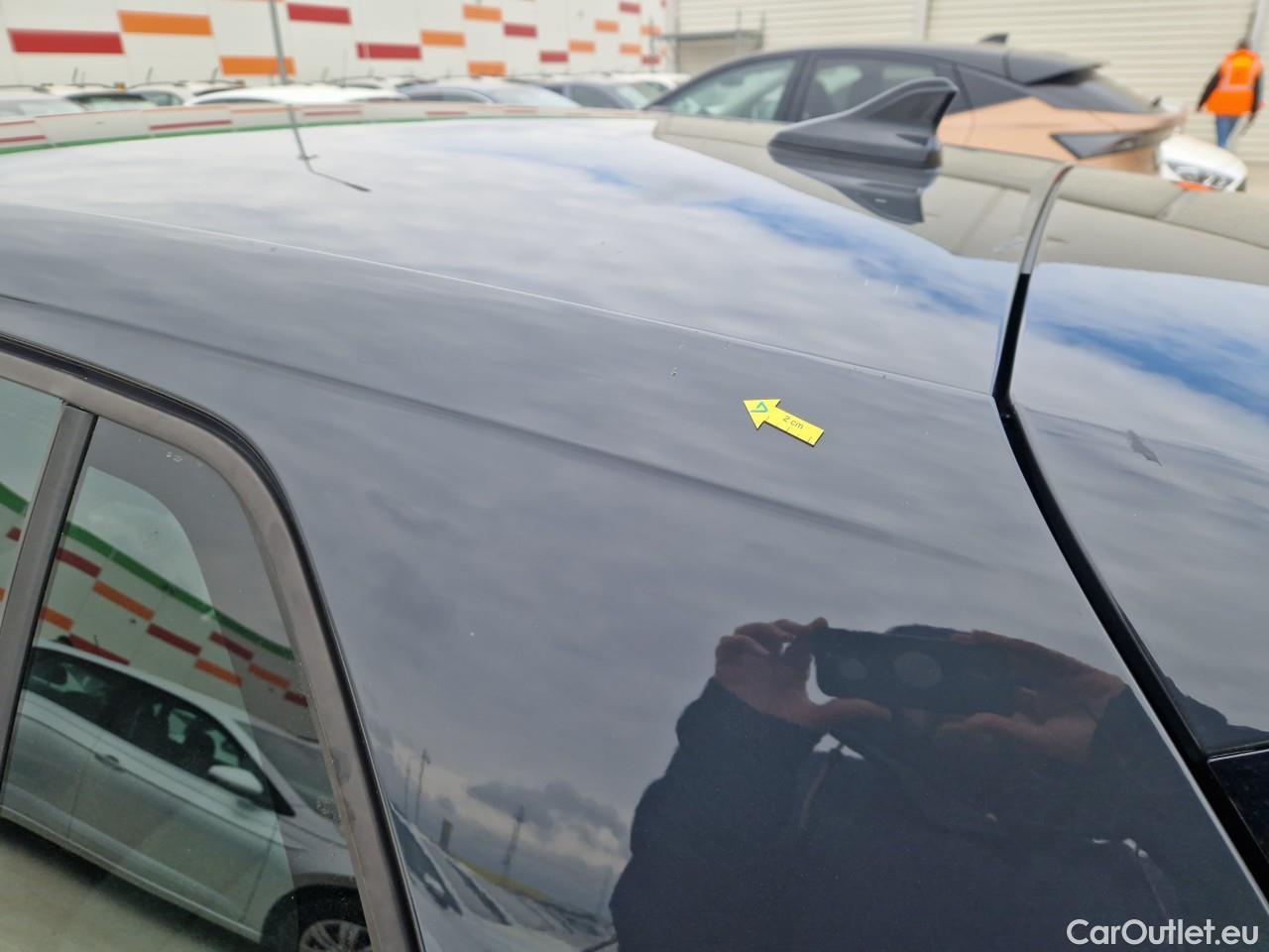  Volkswagen  Golf  Life 1.0 TSI #34