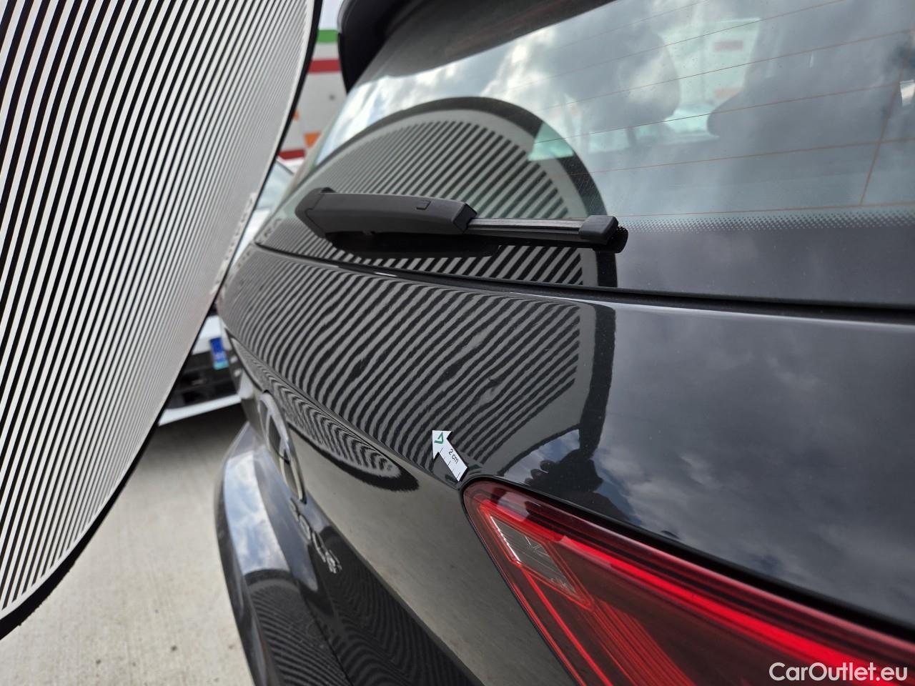  Volkswagen  Golf  Life 1.0 TSI #27