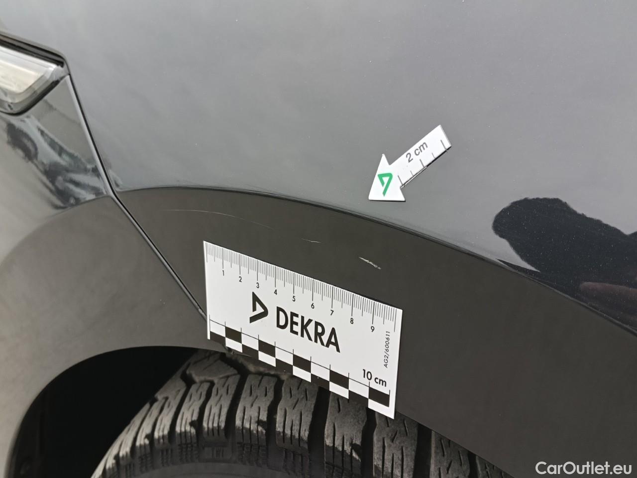  Volkswagen  Golf  Life 1.0 TSI #1