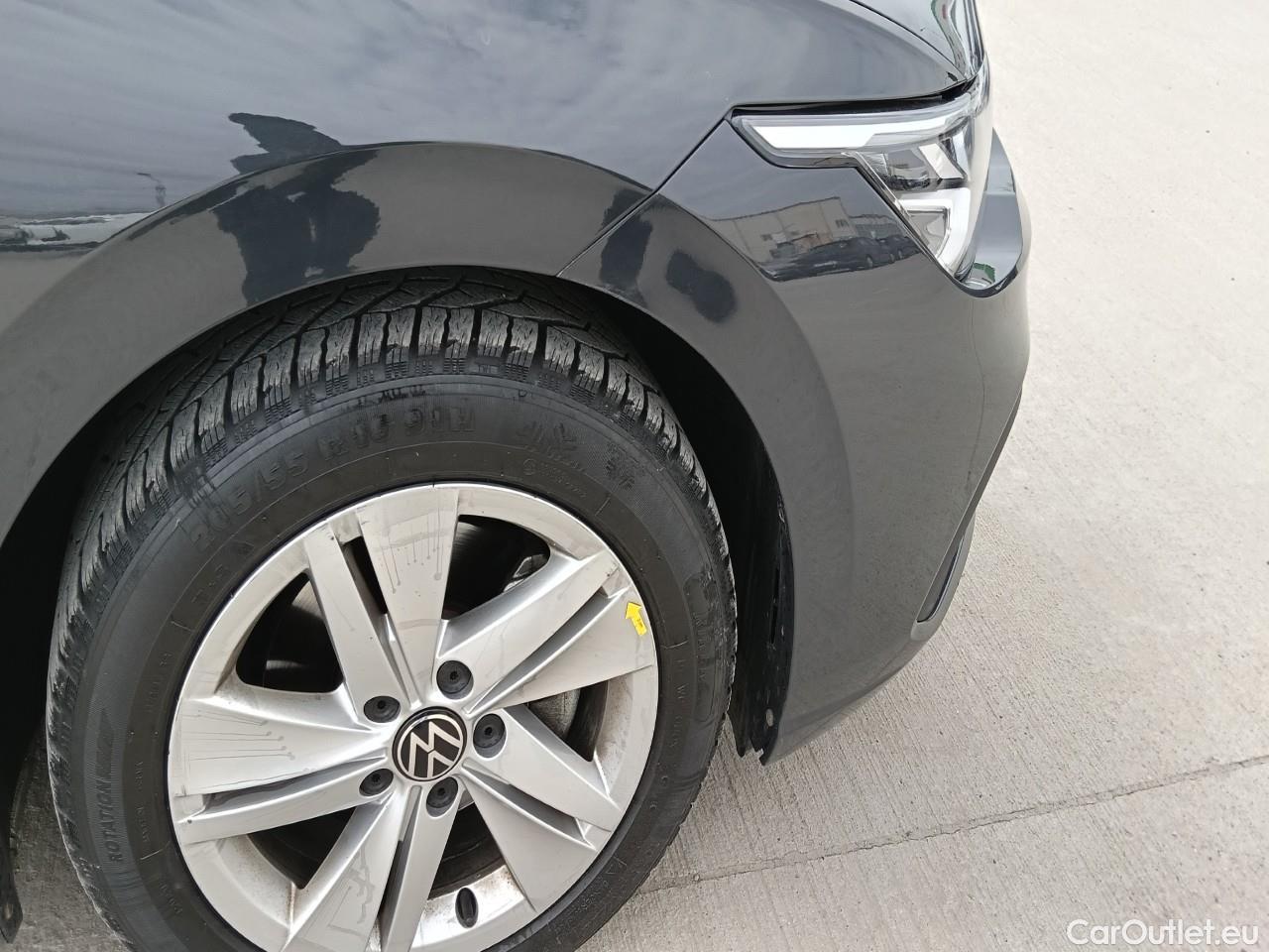  Volkswagen  Golf  Life 1.0 TSI #19