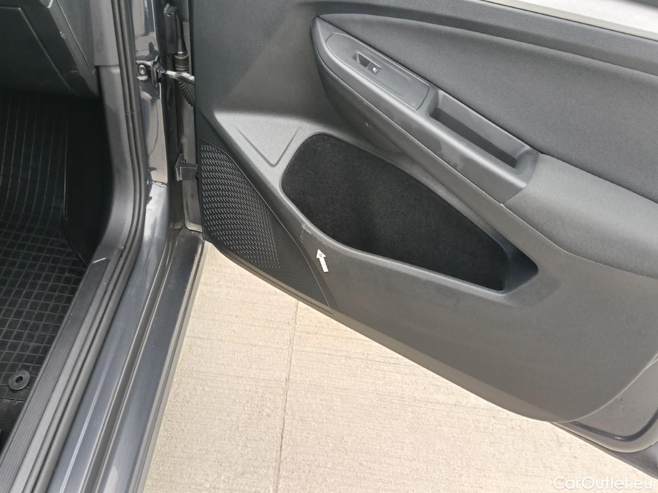  Volkswagen  Golf  Life 1.0 TSI #15