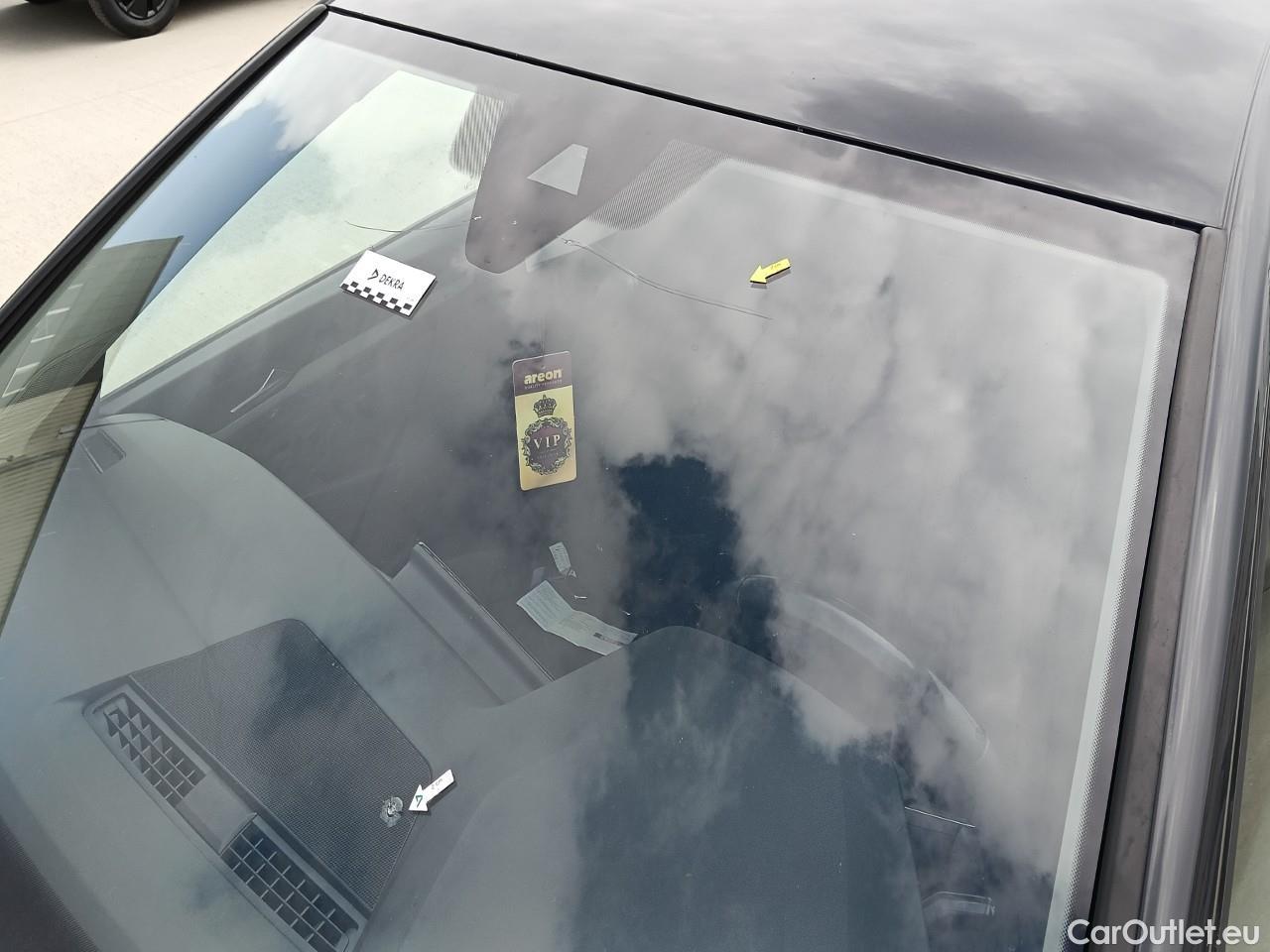  Volkswagen  Golf  Life 1.0 TSI #11