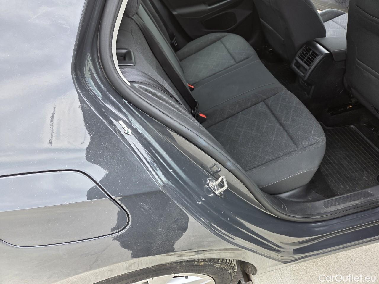  Volkswagen  Golf  Life 1.0 TSI #59