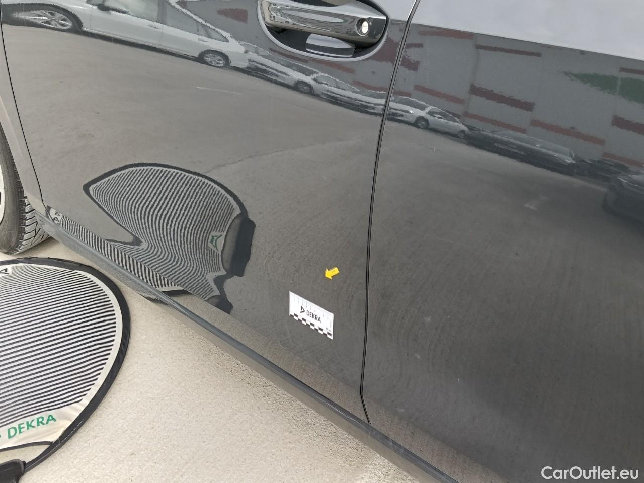  Volkswagen  Golf  Life 1.0 TSI #2