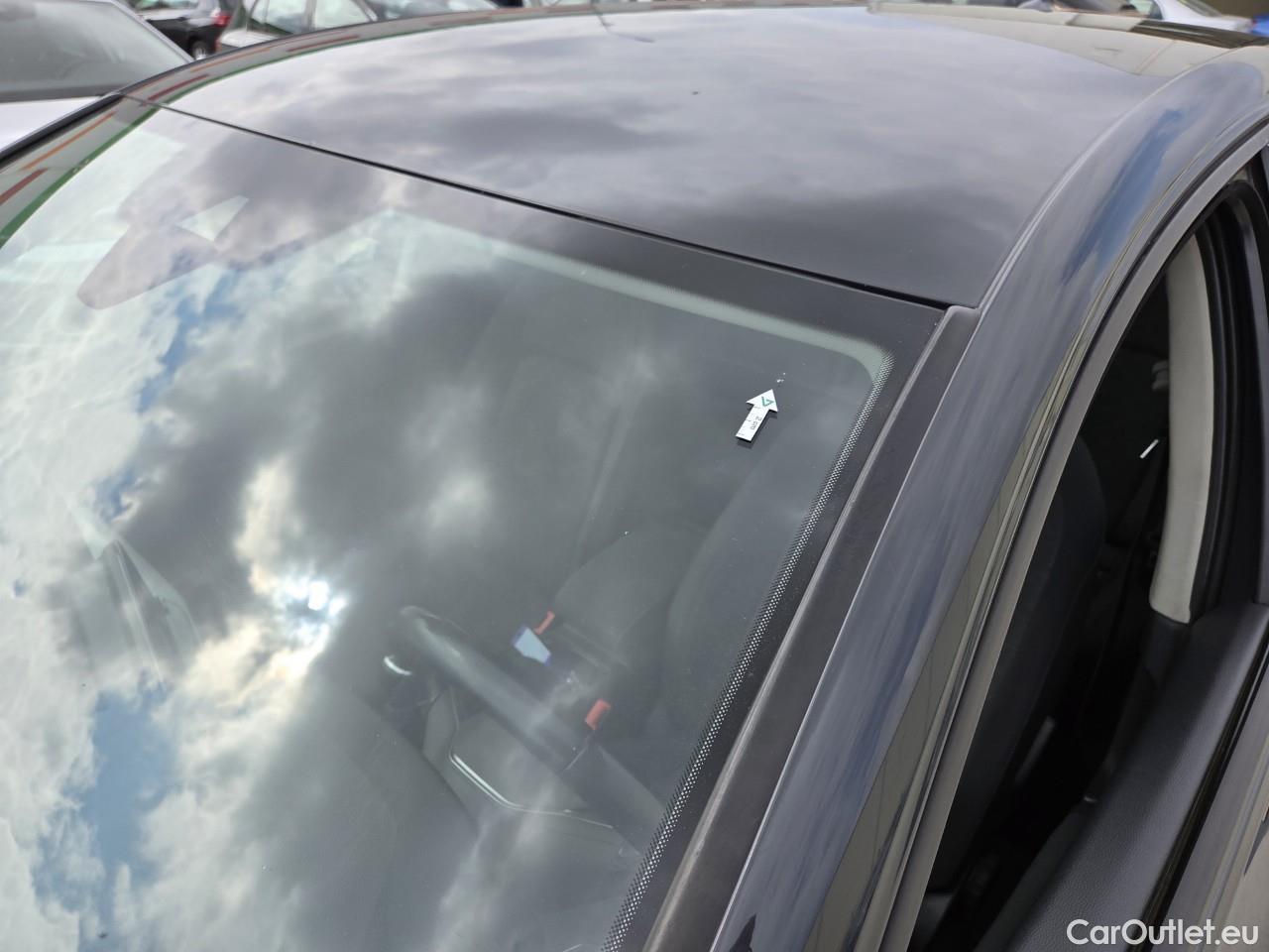  Volkswagen  Golf  Life 1.0 TSI #23